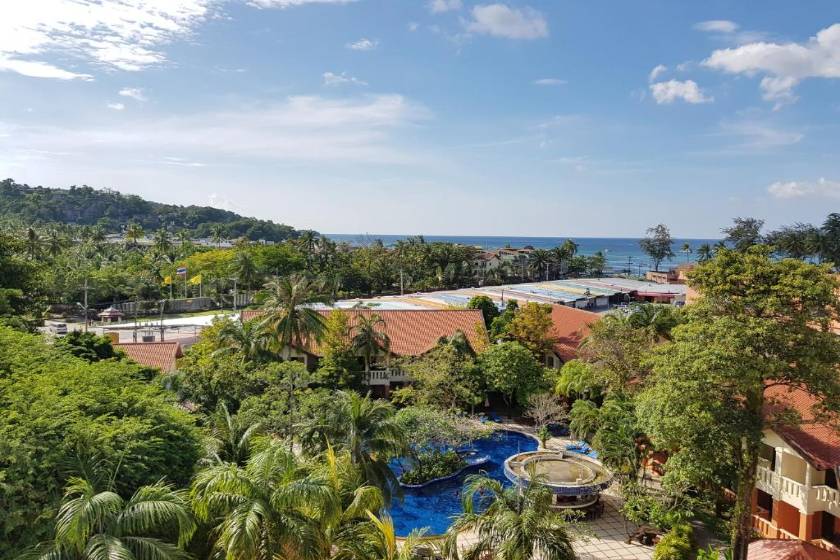 Paripas Patong Resort - facade