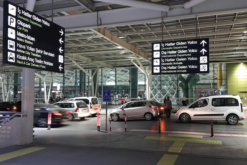 پارکینگ فرودگاه ازمیر