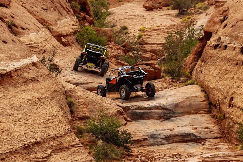 ماشین های آفرود در طبیعت. منبع عکس: وبسایت Thetrailhero.Com. عکاس نامشخص
