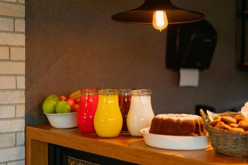 Cozy Loft Hotel - food and drink