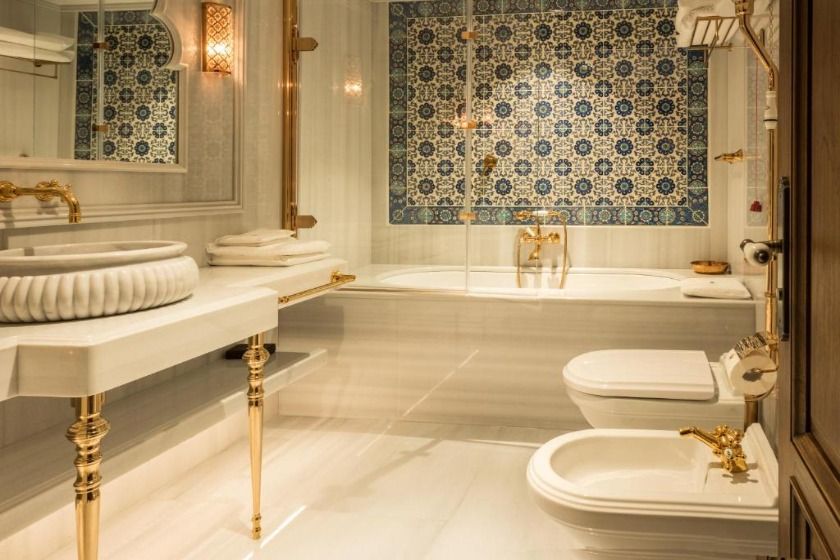 AJWA Sultanahmet - Preferred Hotels LVX Collection Istanbul - Corner Suite with Street View