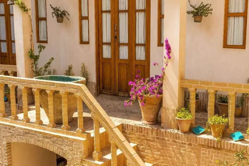 اقامتگاه سنتی کاشانه روشن کاشان - محوطه