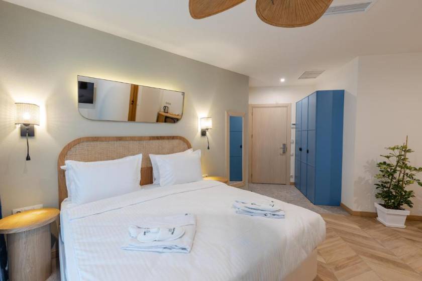 MiraMar Luxury Residences - One-Bedroom Apartment