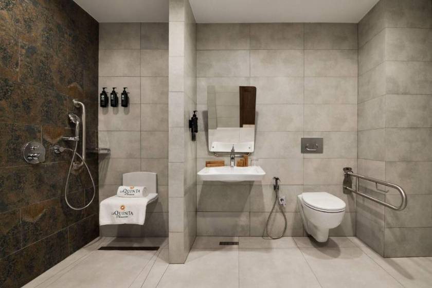 La Quinta by Wyndham Batumi - Superior King Room - Accessible