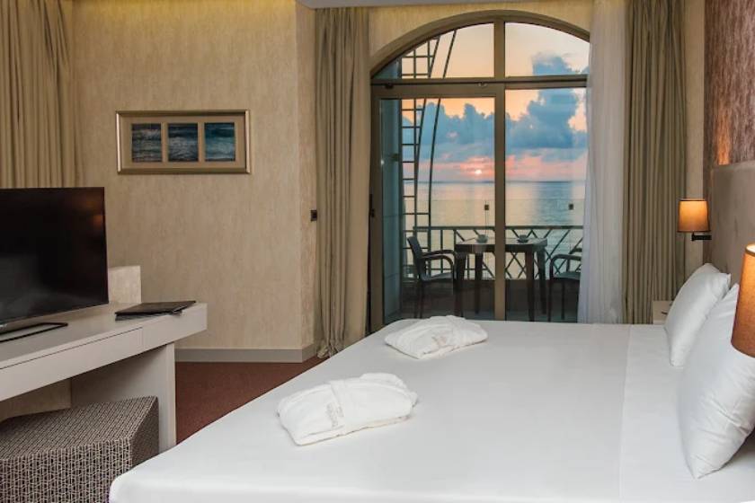 The Grand Gloria Hotel - Double Room with Sea View