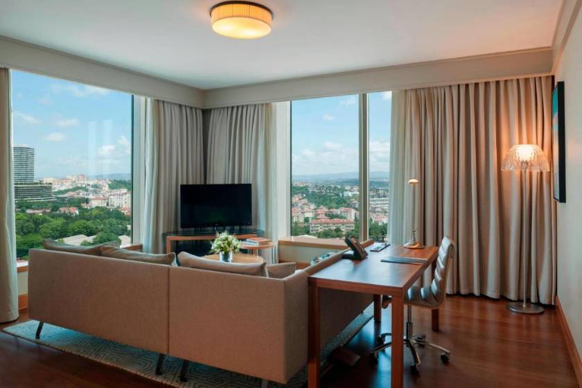 Renaissance Istanbul Polat Bosphorus Hotel - Junior Suite City View With Lounge Access