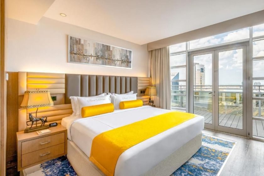 Golden Sands Boutique Hotel-Dubai Creek Dubai - Golden Suite waterfront with Terrace