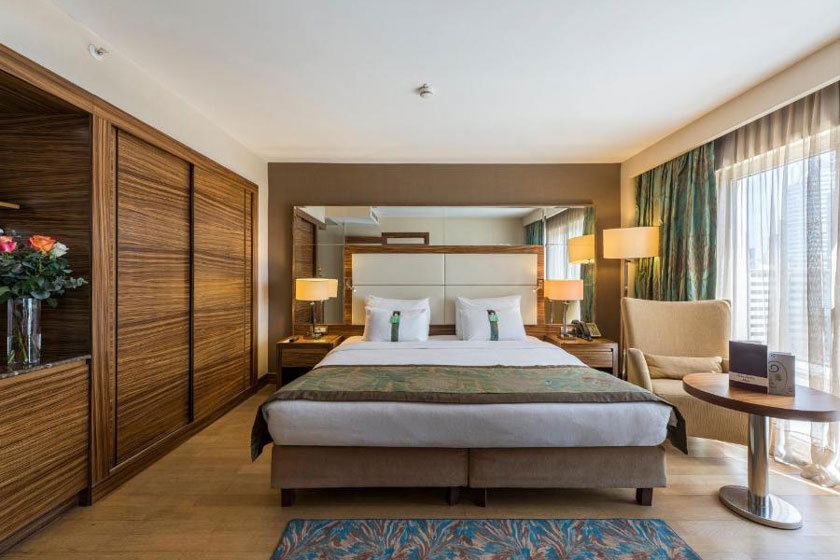 Holiday Inn Sisli Hotel Istanbul - King Suite - Smoking