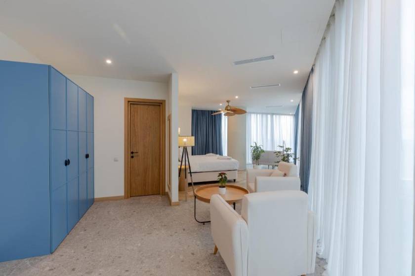 MiraMar Luxury Residences - Junior Suite