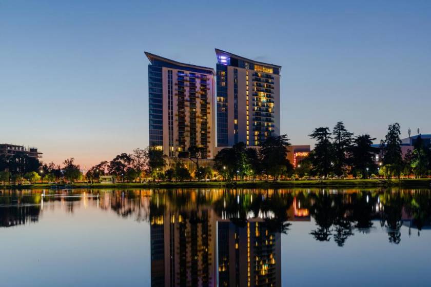 Beachfront Bellevue Residence Suites - facade