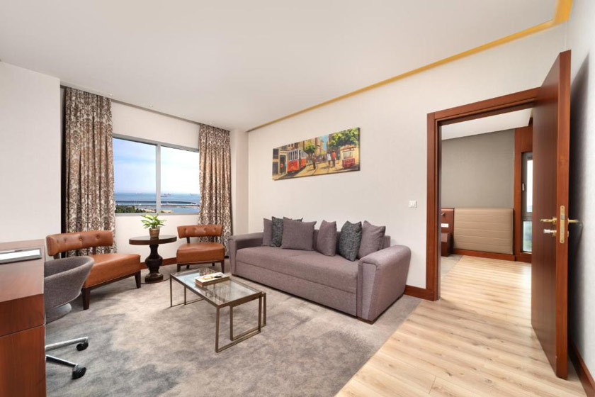 Ramada Plaza by Wyndham Istanbul Atakoy Istanbul - King Suite with Sea View