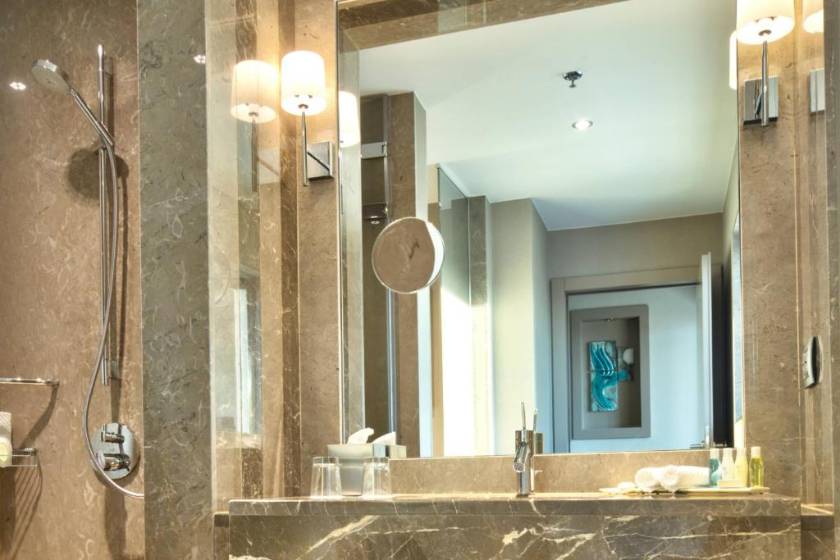 Renaissance Istanbul Polat Bosphorus Hotel - Deluxe Twin Room with Bosphorus View