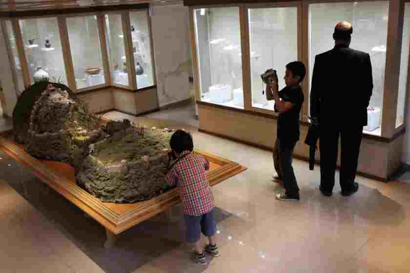 موزه باستان شناسی و مردم شناسی رشت