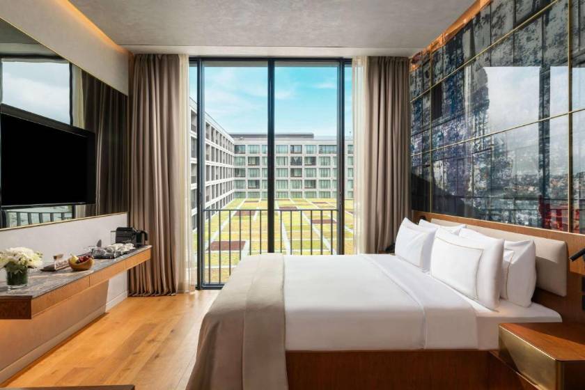 Rixos Tersane Istanbul - Junior Suite with Partial Sea View