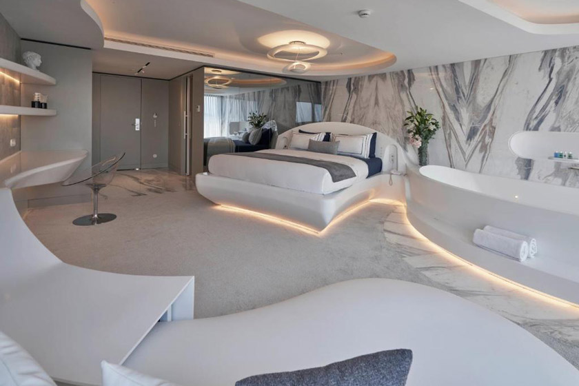 Richmond Istanbul - White Suite