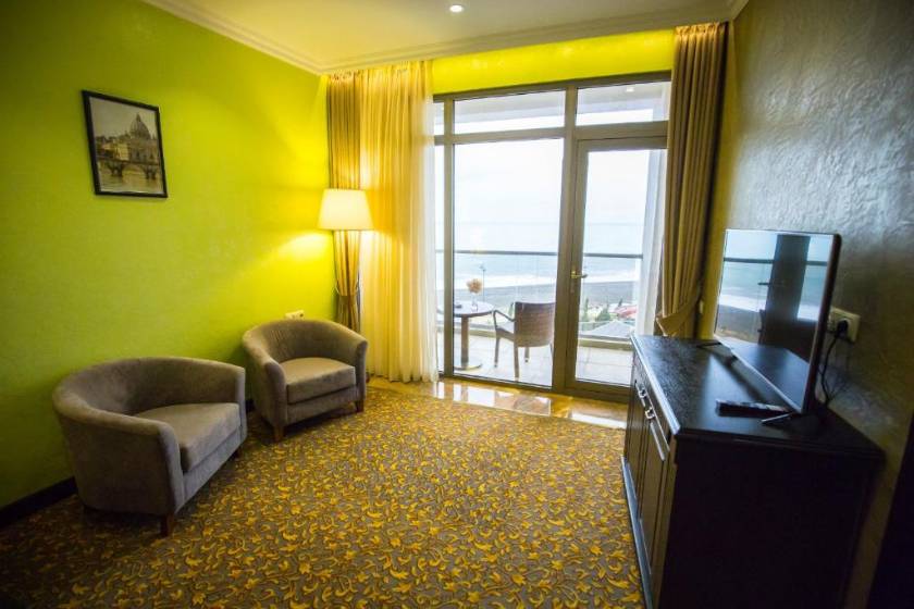 Colosseum Marina Hotel - Family Room with Balcony