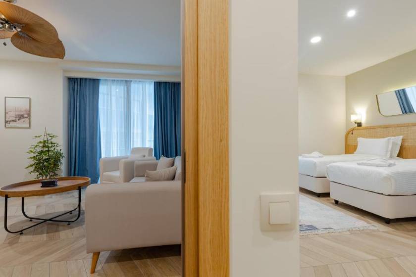 MiraMar Luxury Residences - One-Bedroom Suite