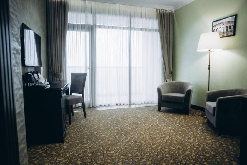 Colosseum Marina Hotel - Family Room with Balcony