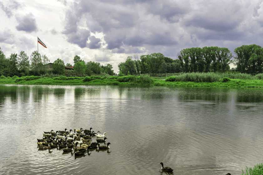 دریاچه عینک