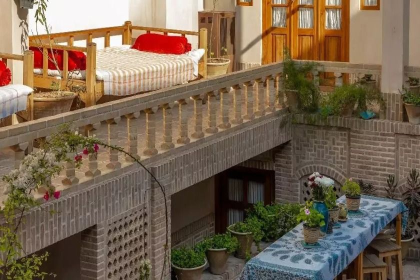 اقامتگاه سنتی کاشانه روشن کاشان - محوطه