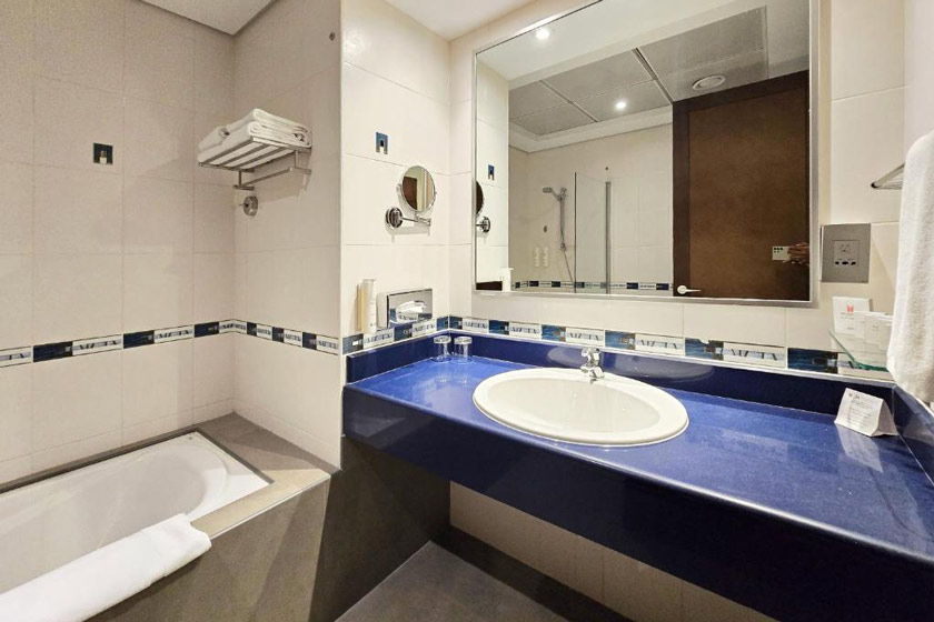 Copthorne Hotel Dubai - Executive Two-Bedroom Suite Creek View