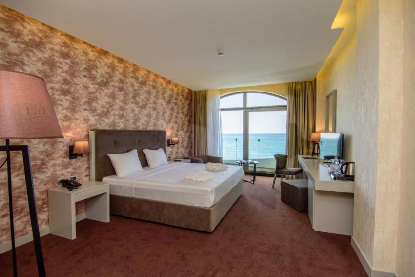 The Grand Gloria Hotel - Double Room with Sea View