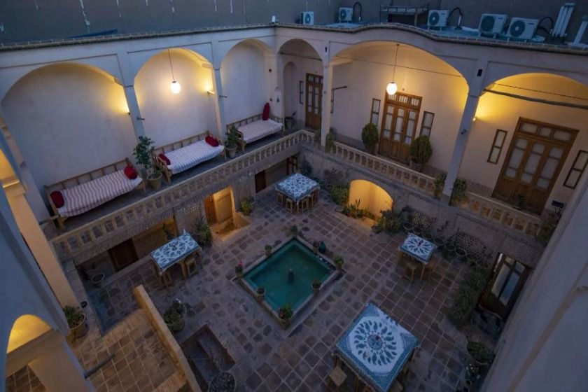 اقامتگاه سنتی کاشانه روشن کاشان - محوطه