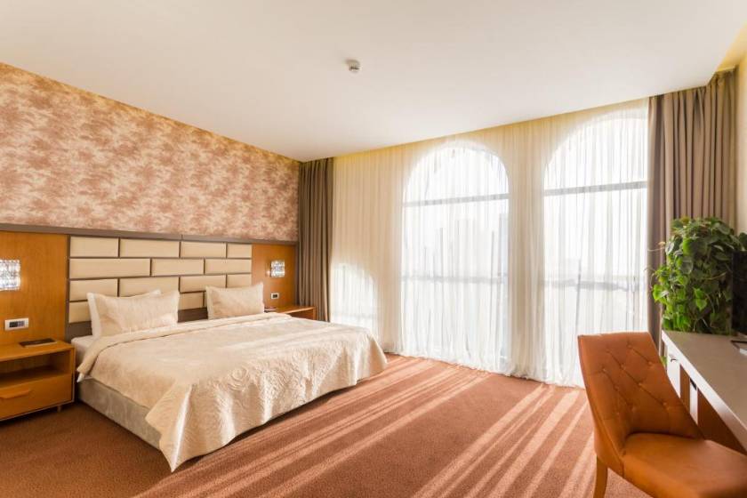 The Grand Gloria Hotel - Standard King Room
