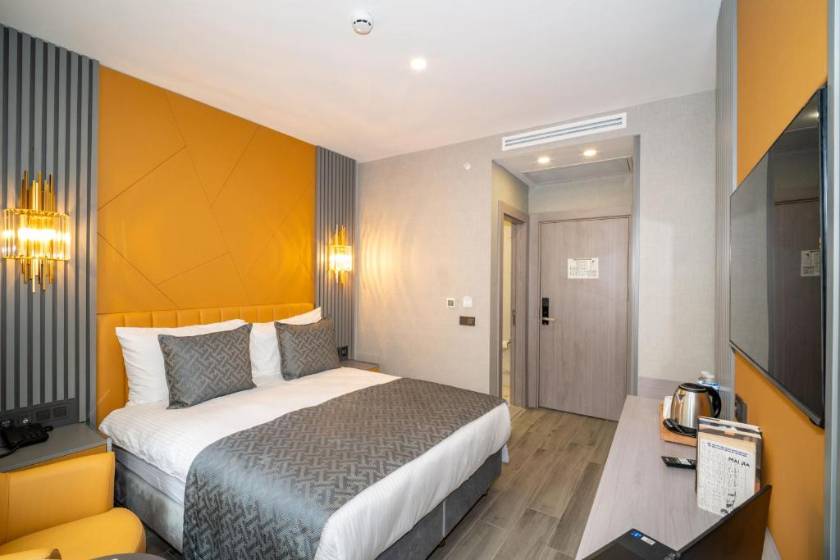 Icon Hotel Bomonti - Deluxe Double Room with Balcony