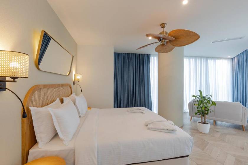 MiraMar Luxury Residences - Junior Suite