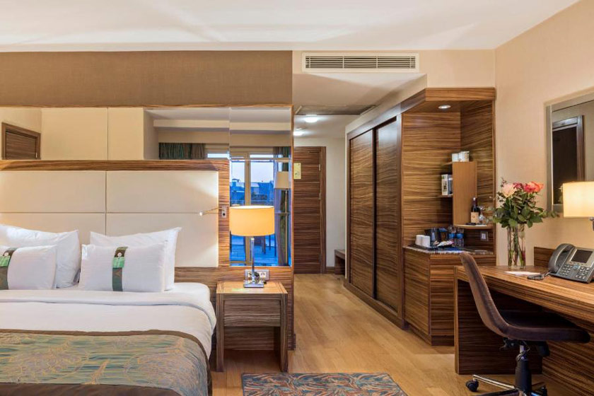 Holiday Inn Sisli Hotel Istanbul - King Suite - Smoking