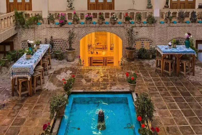 اقامتگاه سنتی کاشانه روشن کاشان - محوطه