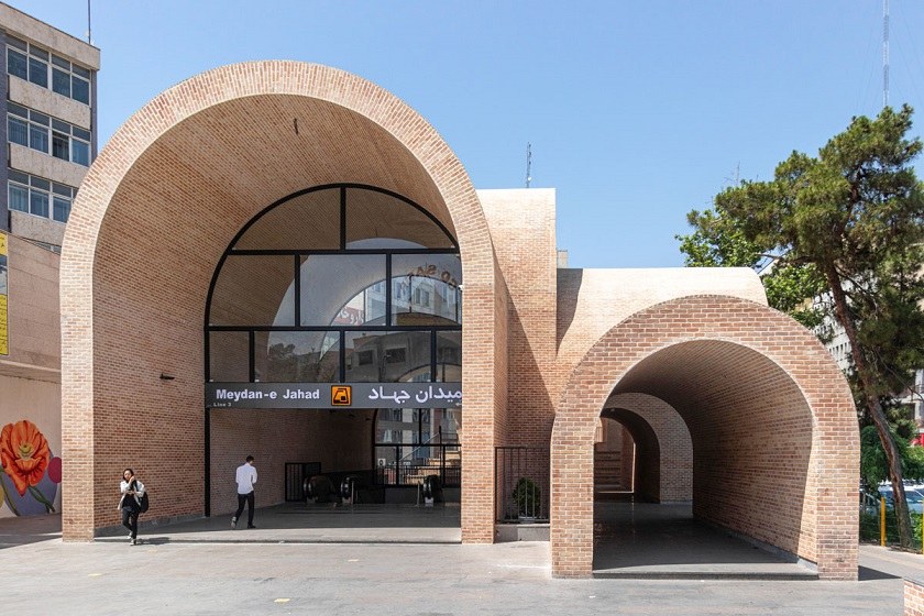 ایستگاه مترو جهاد در تهران. منبع عکس: وبسایت Isoarch.ir. عکاس: نامشخص