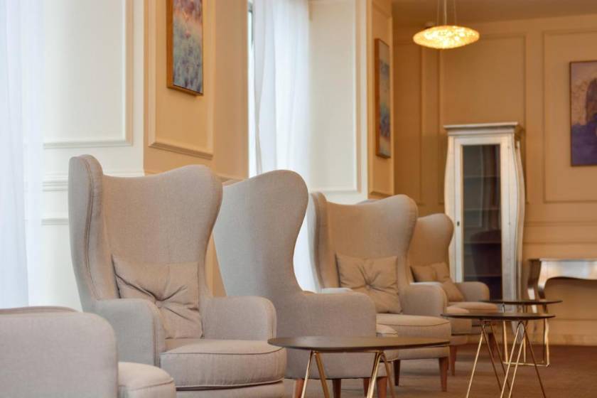 The Grand Gloria Hotel - lobby