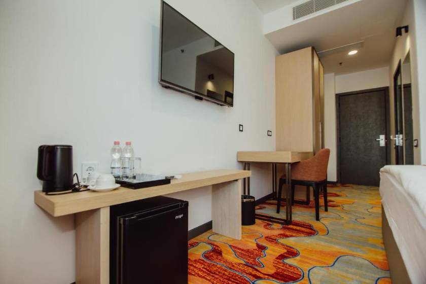Graphic Hotel Batumi - Double Room with Balcony