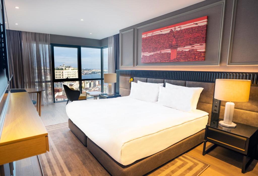 Sofitel Istanbul Taksim Istanbul - Luxury King Room with Bosphorus View
