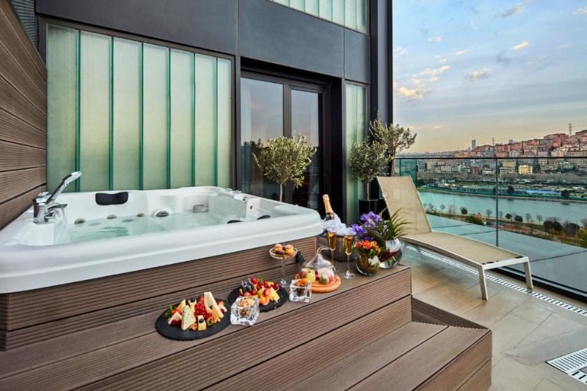 Movenpick Istanbul Hotel Golden Horn Istanbul - Golden Horn Suite King