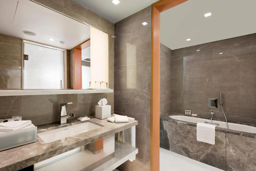 Swissotel The Bosphorus Istanbul - Deluxe Suite with Bosphorus View