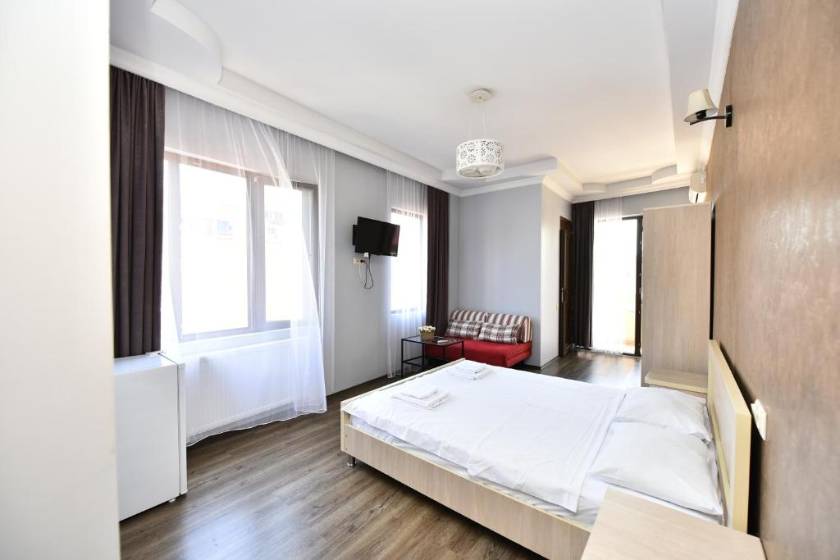 Hotel Phaliashvili - Double Room with Balcony