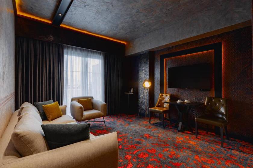 Tapis Rouge Design Boutique Hotel - Family Room with Balcony