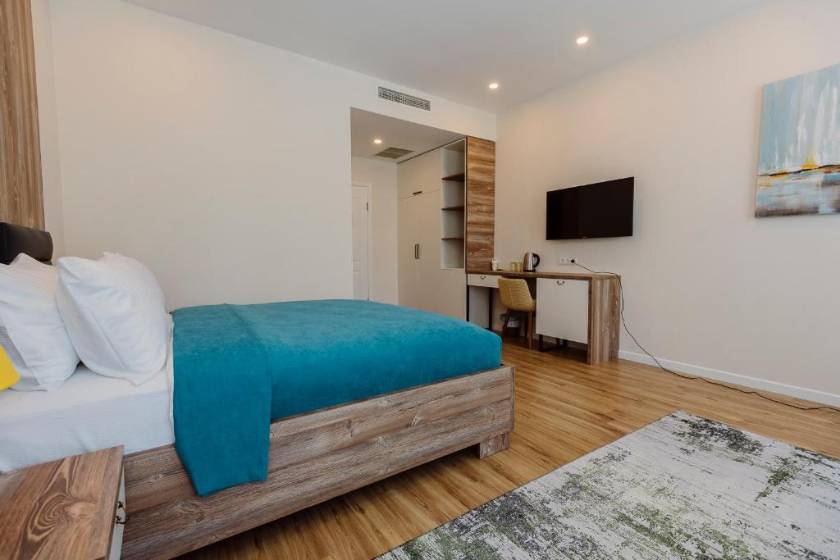 Boulevard Hotel Batumi - Queen Room with Garden View