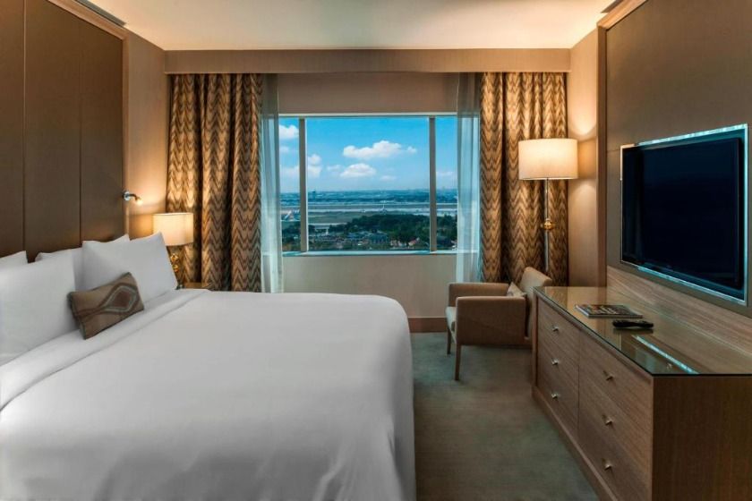 Renaissance Polat Istanbul - Marmara King Suite with Partial Sea View