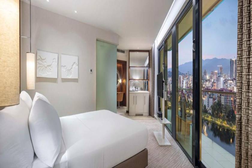Hilton Batumi - Executive King Room with Balcony and Sea View