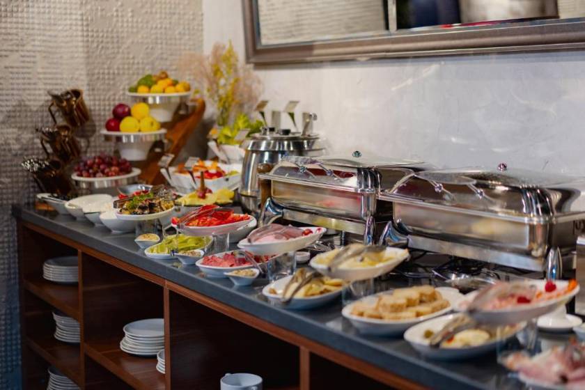 Tapis Rouge Design Boutique Hotel -  food and drink