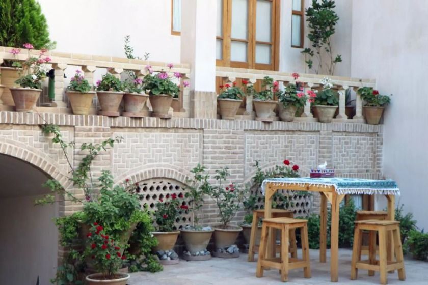 اقامتگاه سنتی کاشانه روشن کاشان - محوطه