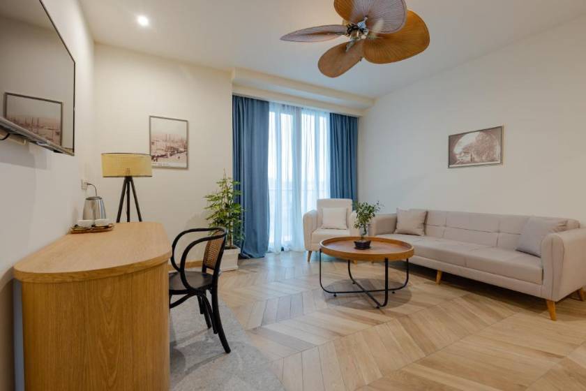 MiraMar Luxury Residences - One-Bedroom Apartment