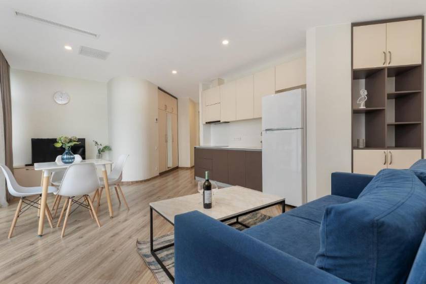 Beachfront Bellevue Residence Suites - Apartment with Balcony