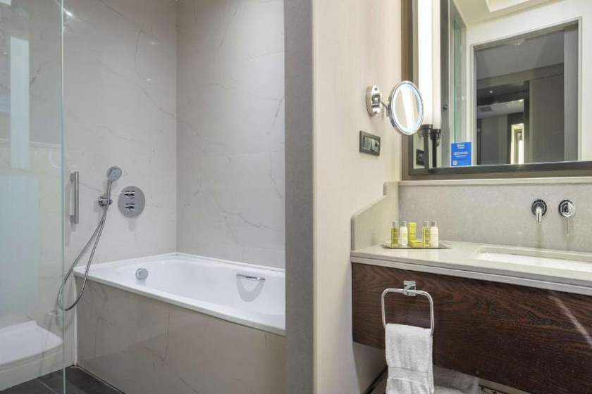 Hilton Istanbul Bakirkoy Istanbul - King Room with Sea View