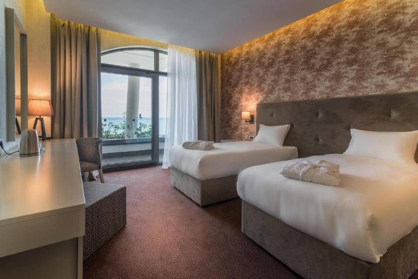 The Grand Gloria Hotel - Twin Room with Sea View