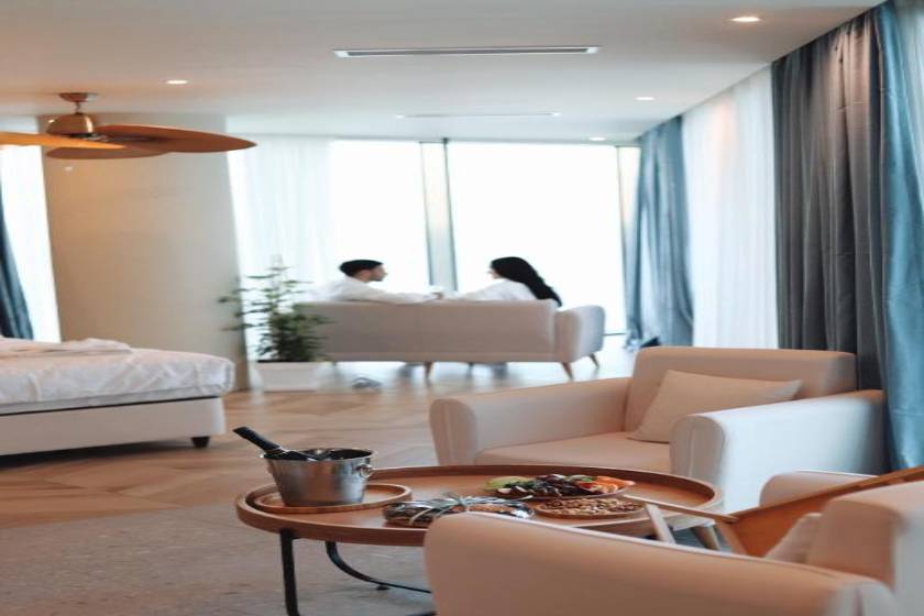 MiraMar Luxury Residences - Junior Suite